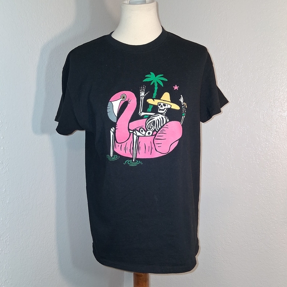 Brisco Brands Black T-Shirt with Skeleton Flamingo Print Size Large - Picture 1 of 7